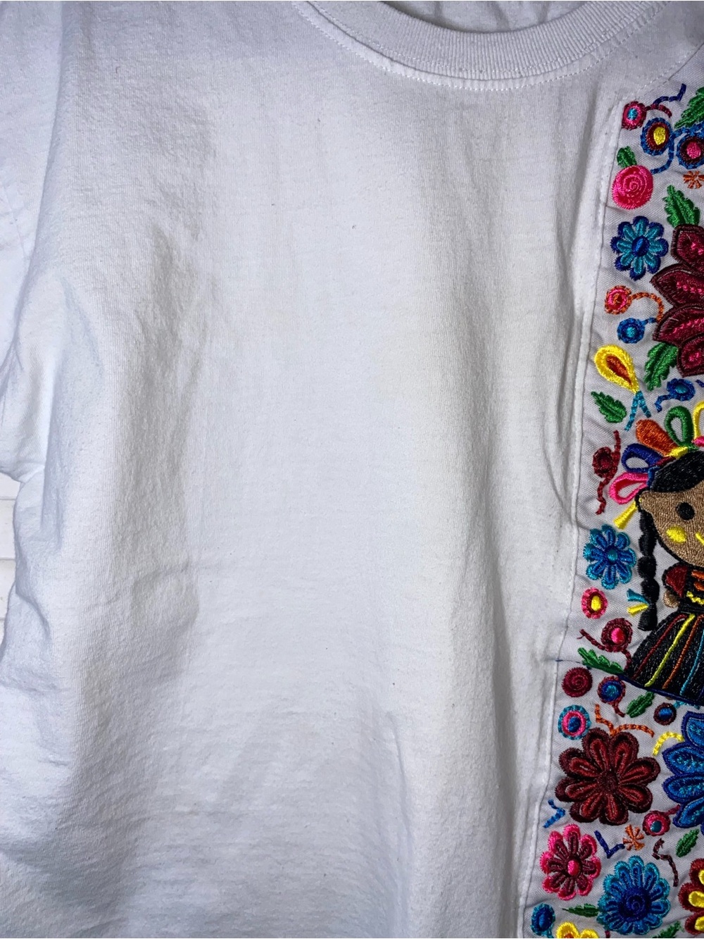 Mexican Embroidered Doll T-Shirt Floral Folk Art Short Sleeve Tee White STAINS - Picture 4 of 8